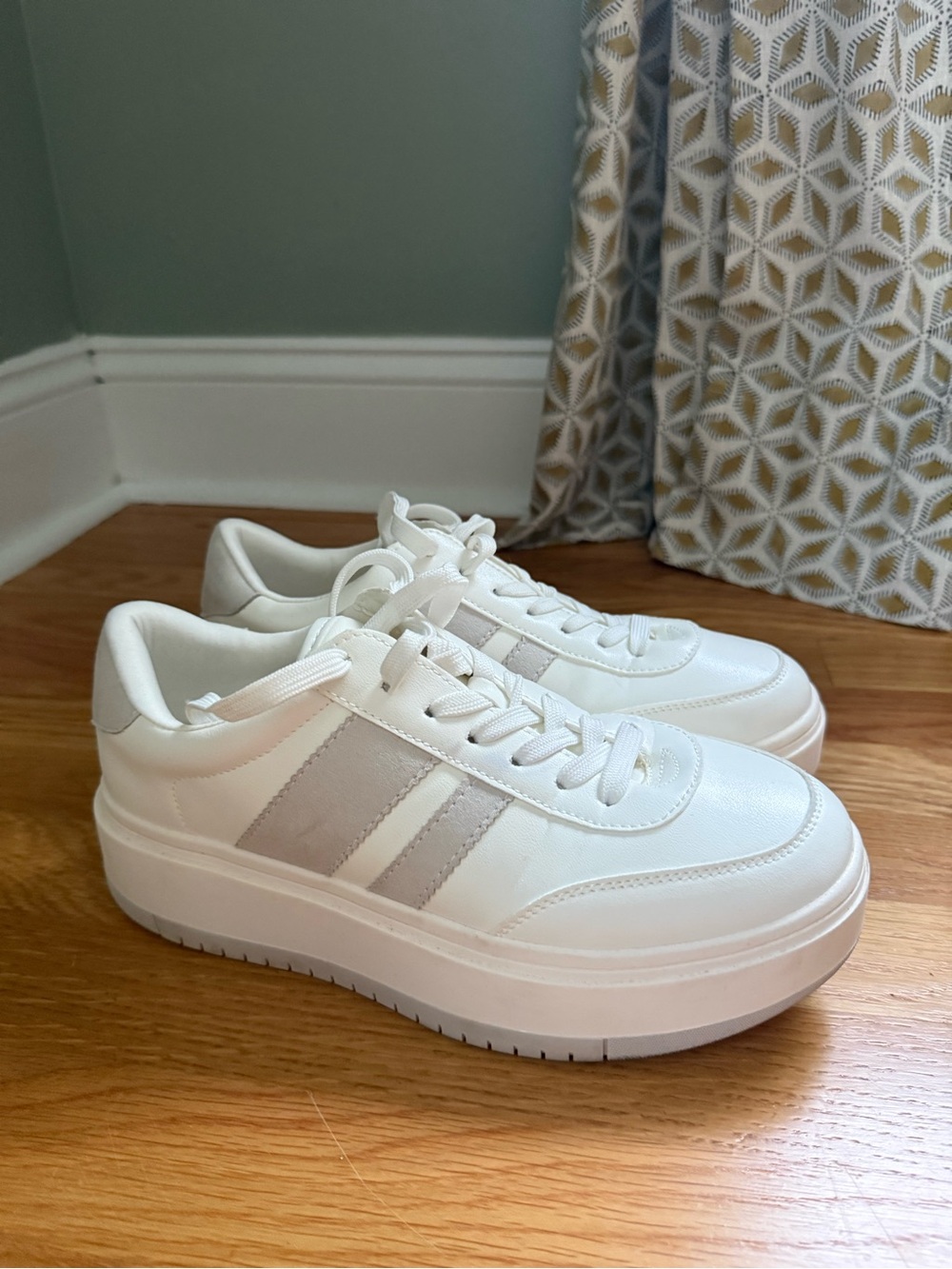 Madden Girl White Platform Lace-Up Sneakers with Light Gray Stripes